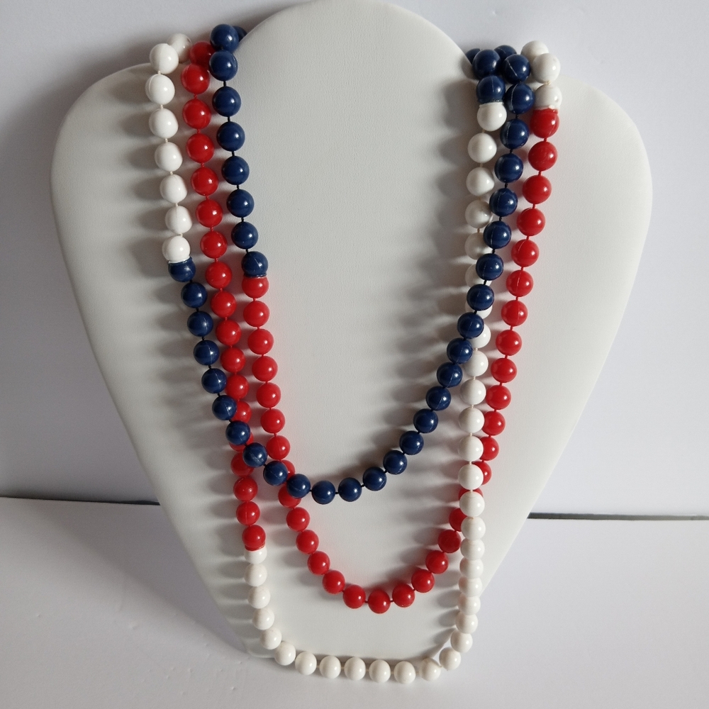 Retro VTG Flapper Style 60s/ 70s Longated Bright Red White Blue Beaded Necklace